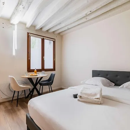 Refait A Neuf Ile Saint Louis 4 - 2p * Paris