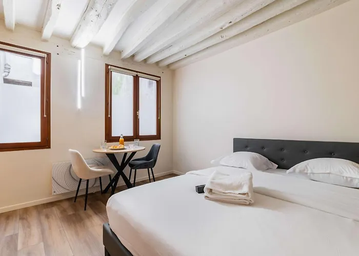 Refait A Neuf Ile Saint Louis 4 - 2p * Paris